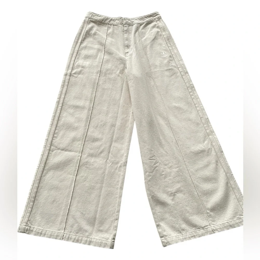 NWT Womens adidas Montreal jeans. Wide leg. Measured 16.5” waist. 31.5” inseam. - Picture 5 of 10